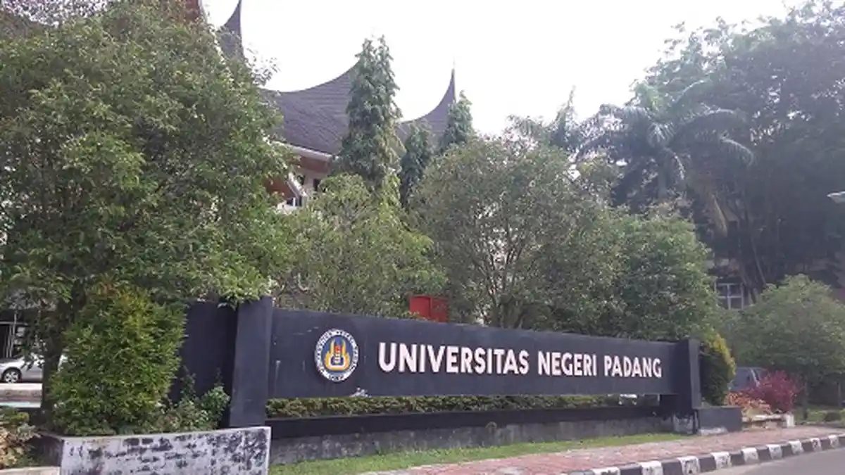 POPULER PADANG - UNP Tiadakan Kuliah Tatap Muka, Antisipasi Corona| Kapolda Disemprot Disinfektan
