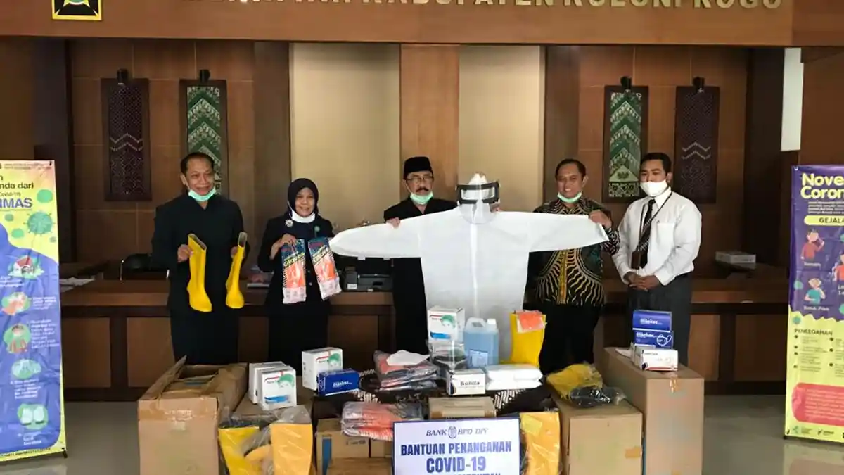 Bank BPD DIY Serahkan Bantuan APD ke Kabupaten Gunungkidul dan Kulon Progo