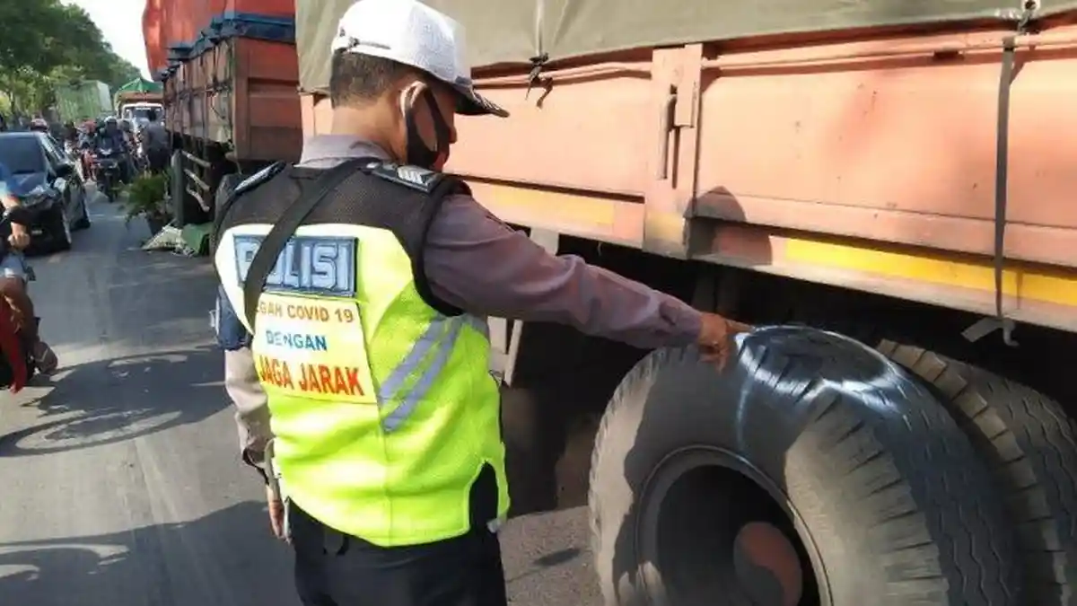 Kecelakaan Maut di Sragen, Yoga Pengendara CBR Terlindas Truk dan Terseret Belasan Meter