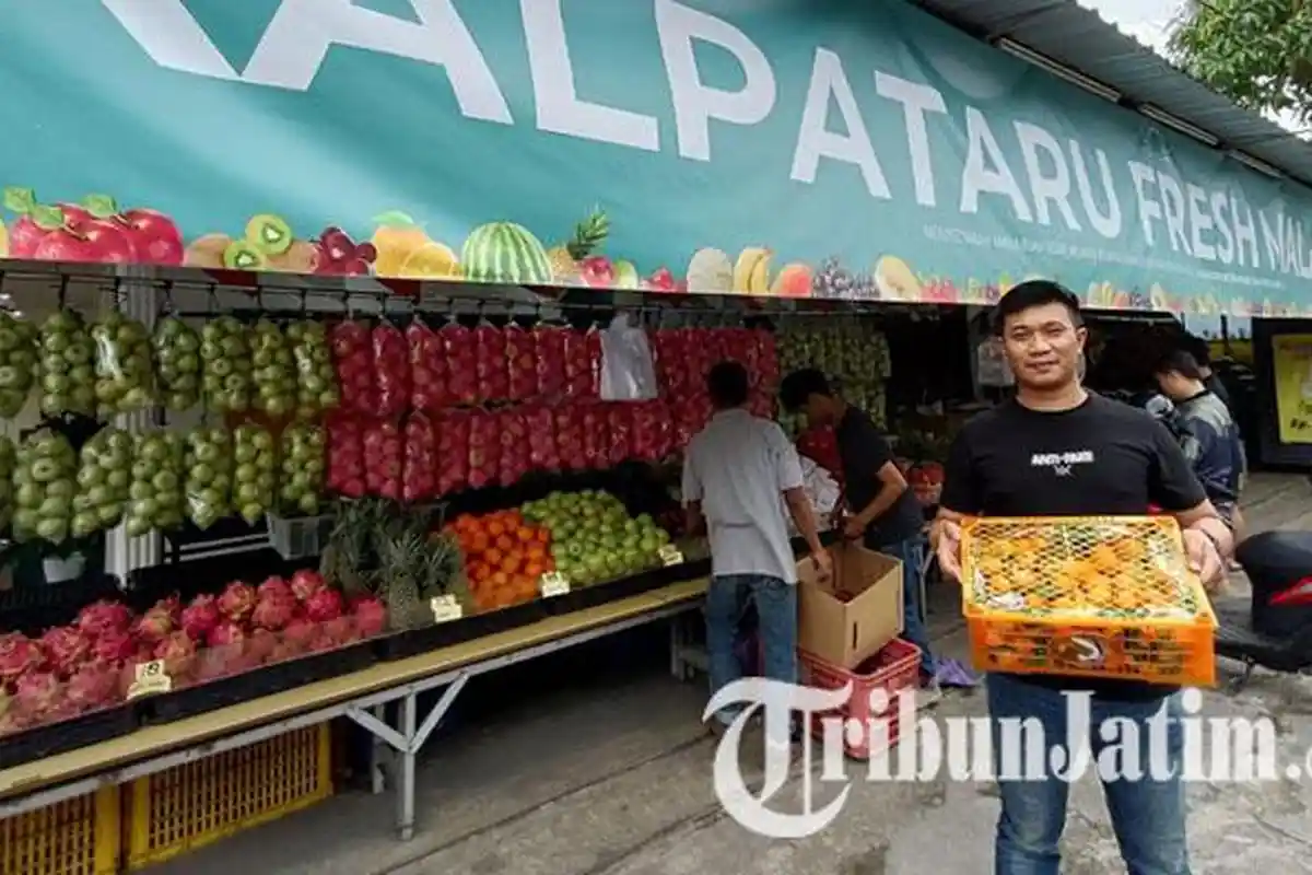 Berkah Penjual Buah Jelang Perayaan Imlek, Jeruk Jadi yang Paling Banyak Diburu