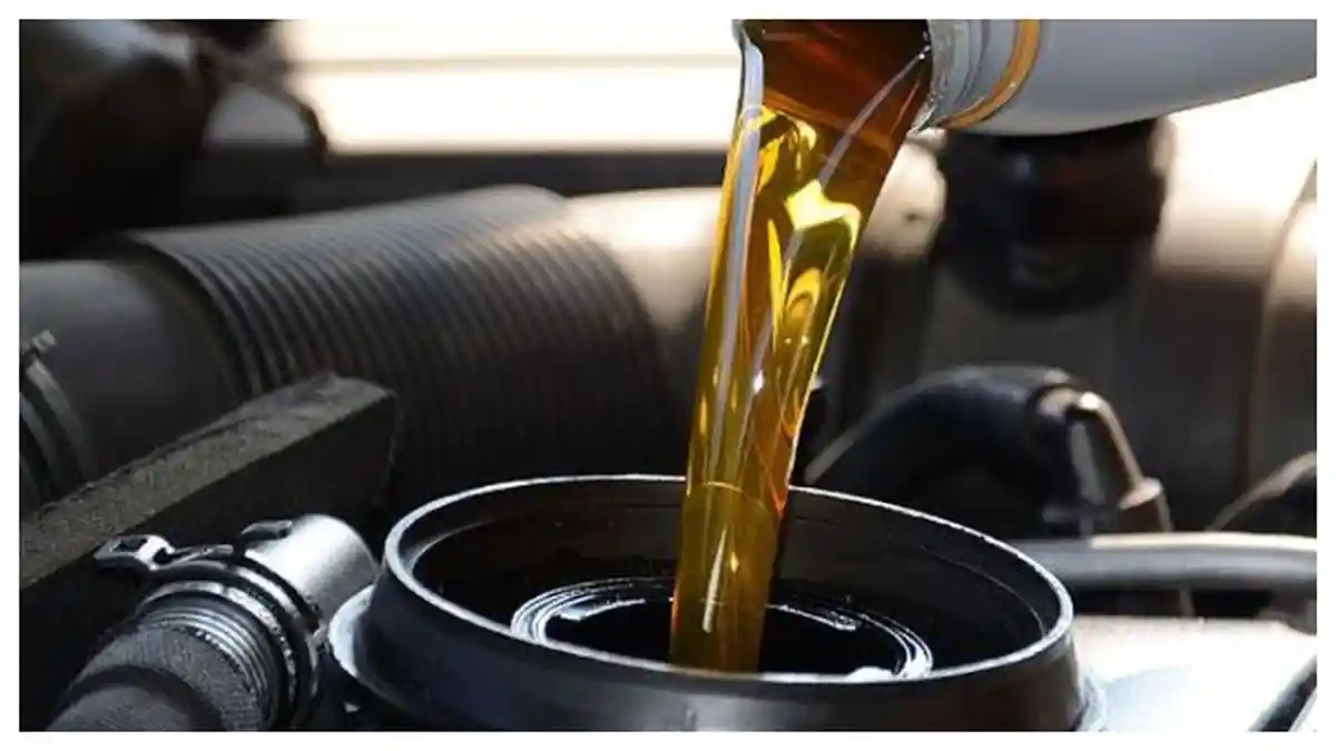 Meski Jarang Dipakai, Mobil Tetap Harus Rutin Ganti Oli, Berikut Alasannya