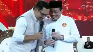 rk-peluk-suswono-ga-bisa-pantun.jpg
