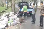 PANTAU-SAMPAH-Kabid-lingkungan-hidup-Kota-tasikmalaya-06112025-1.jpg