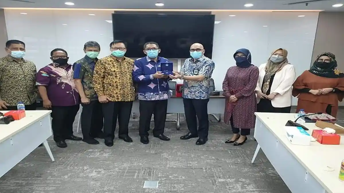 Hari Pertama Kerja Sebagai Wali Kota Padang, Hendri Septa Kunjungi Dua Kementerian, Bahas Progul