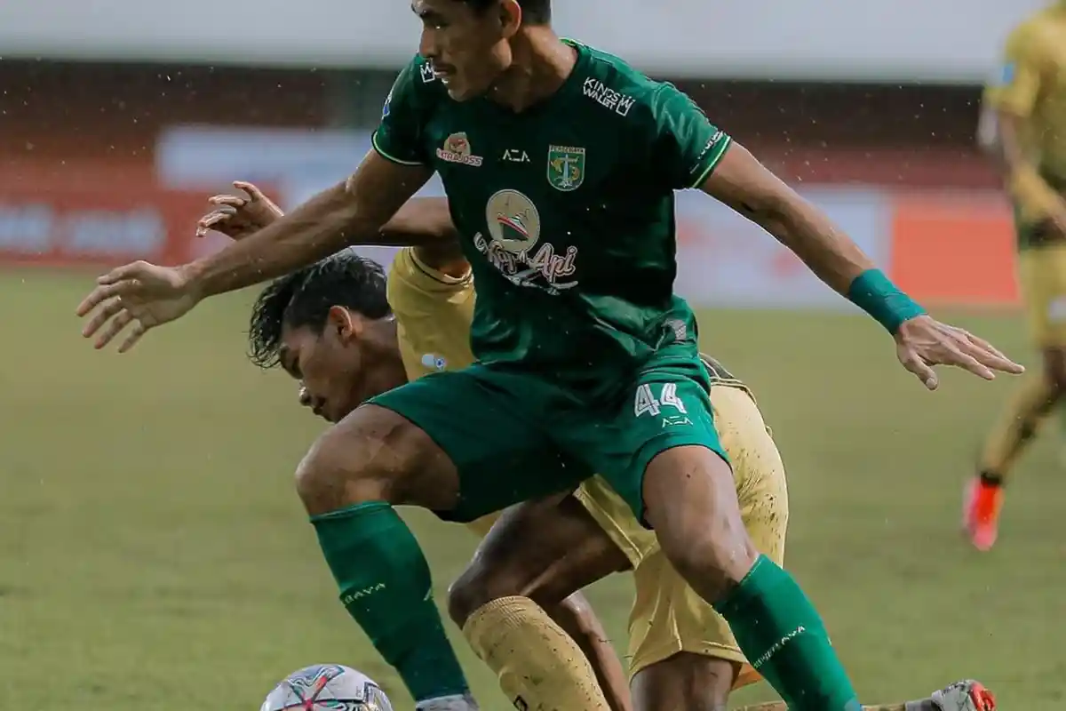 Hasil Skor Persib Bandung vs Persebaya, Gol Leo Lelis Bawa Unggul Bajul Ijo di Babak Pertama Liga 1