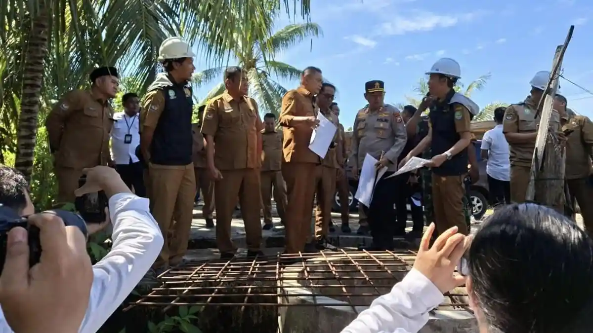 Bupati Rachmat Riyanto Sidak Jembatan Lagan Bungin Bengkulu Tengah: Bulan Depan Diperbaiki