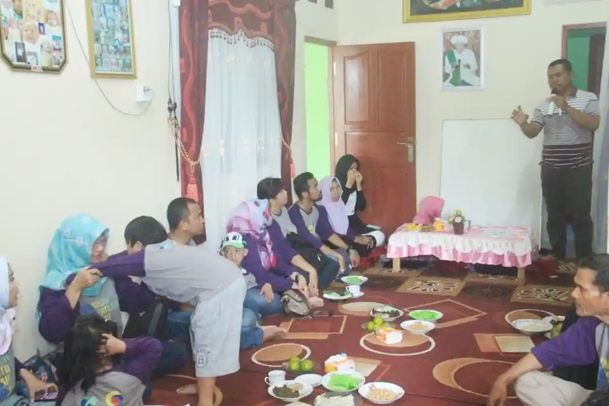 Iman Membagikan Trik dan Pengalamannya Merawat Anak Down Syndrome, Ini Sarannya