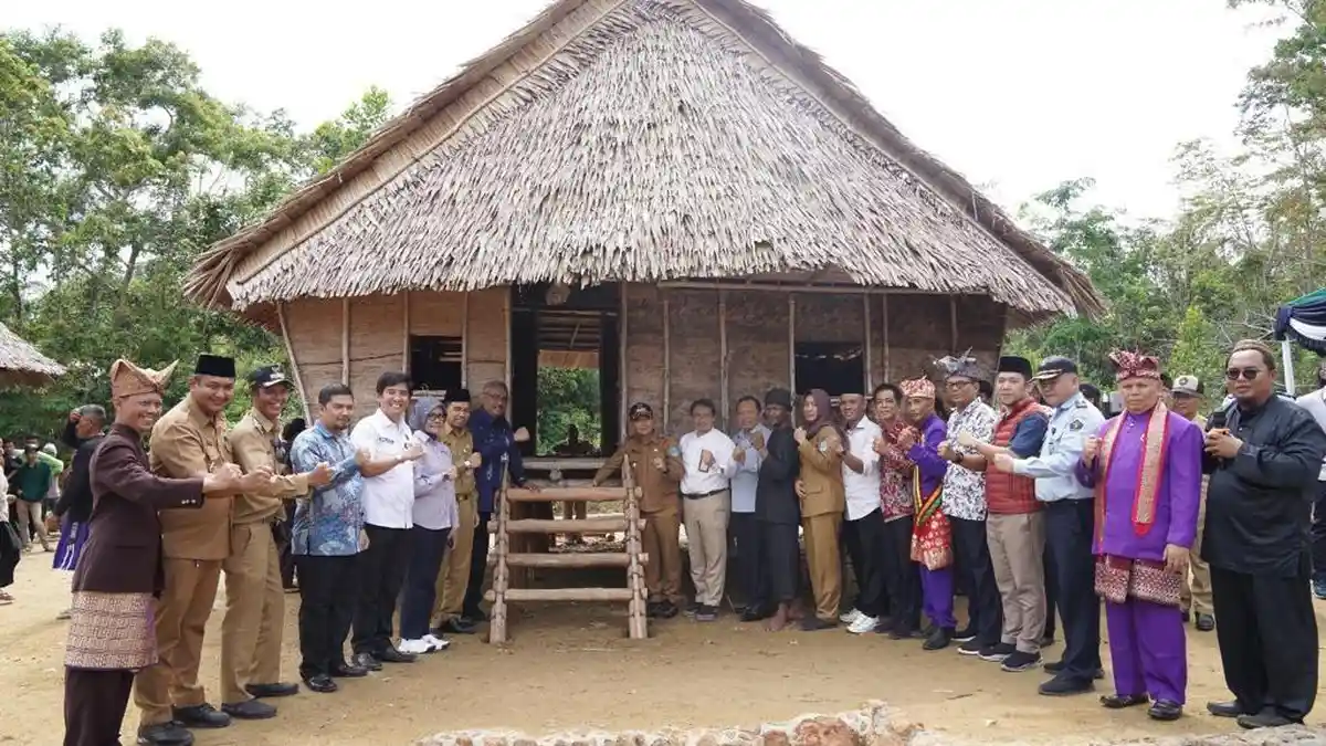 PT Timah Tbk Dukung Pelestarian Adat Mapur lewat Program Kampung Adat ...