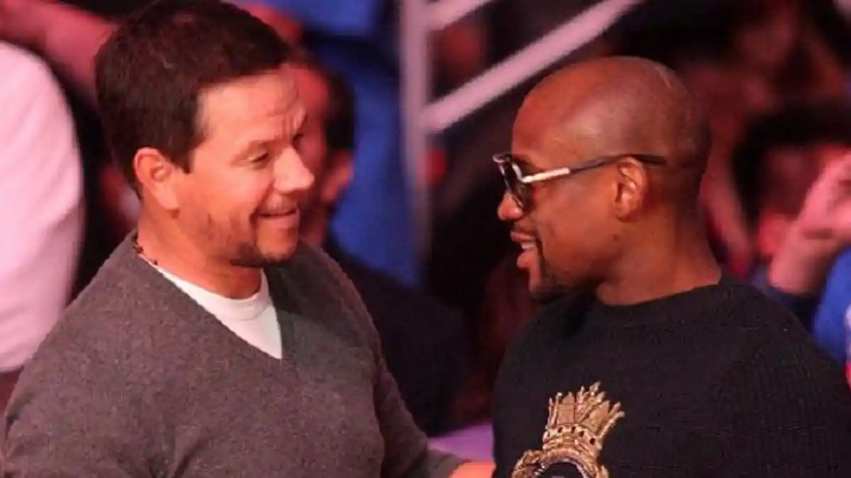 Jam Tangan Emas Floyd Mayweather Bikin 'Ngiler' Mark Wahlberg
