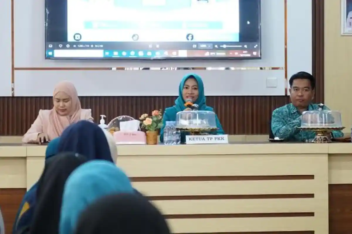 Gelar Seminar Parenting, Ketua TP PKK Sidrap Tekankan Pentingnya Pola Asuh Berkualitas