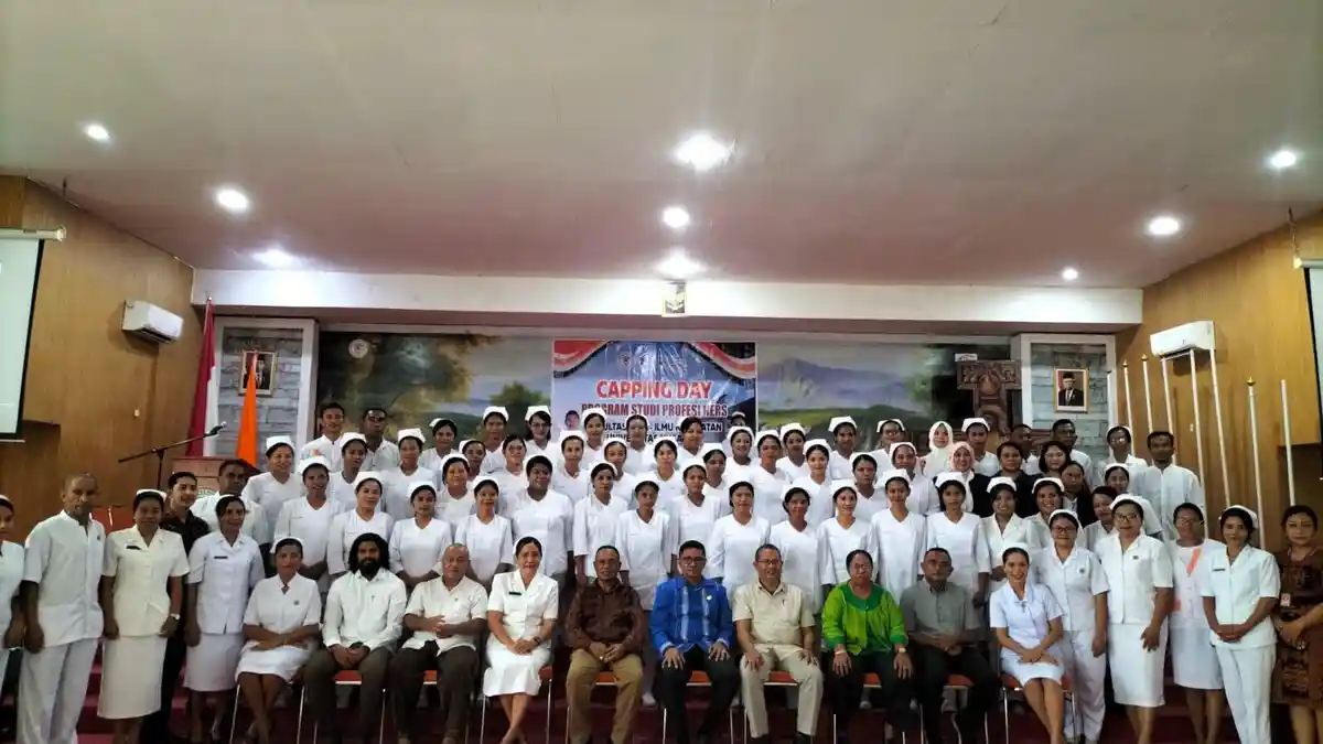 Gelar Capping Day 41 Profesi Ners, Ini Pesan Ketua Yayasan dan Rektor Unipa Maumere