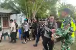 PATROLI-GABUNGAN-Aparat-Gabungan-saat-melaksankan-patroli-di-Adonara-Timur.jpg