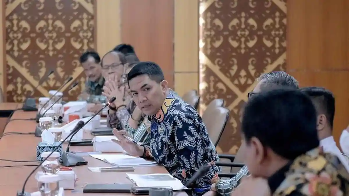Walikota Samarinda Andi Harun Jajaki Kerja Sama KPBU Penyediaan Lampu Jalan Umum