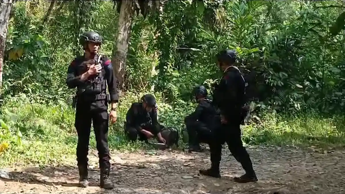 Tim Penjinak Bom Polda Banten Amankan Granat Nanas Aktif di Desa Cibodas Pandeglang