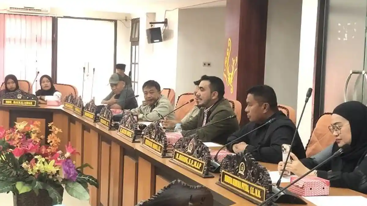 Penyintas Huntara Asam III Mengadu ke DPRD Palu, Pertanyakan Bantuan Rumah dari Kuwait