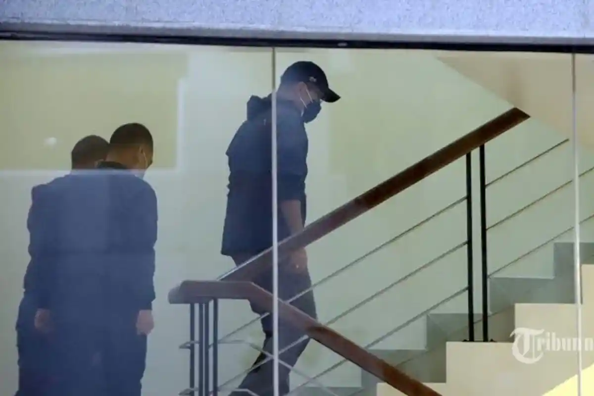 BUKTI Telak 7 Koper Milik Menteri Juliari Batubara Disita KPK Diduga Suap Bansos Terkuak, Ini Isinya