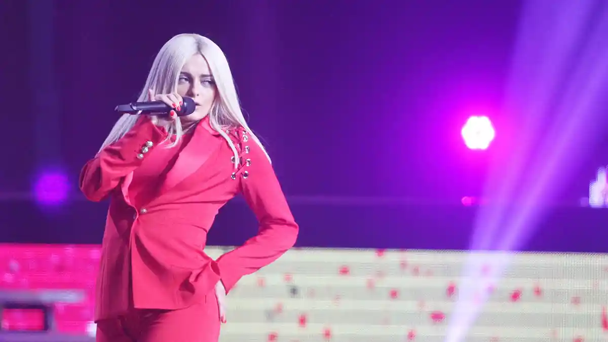 Makan Semur Jengkol bareng Zaskia Gotik, Begini Reaksi Bebe Rexha