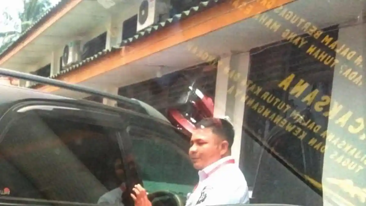 Supriadi, PPK Disdik Langkat Diperiksa Jaksa Berjam-Jam, Dugaan Korupsi Smartboard Puluhan Miliar