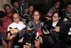 Joko Driyono Diperiksa 11 Jam, Ratu Tisha Setia Menemani