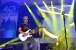 Slank dan Sheila on 7 HIbur Pengunjung