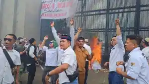 01022024-perangkat-desa-demo.jpg