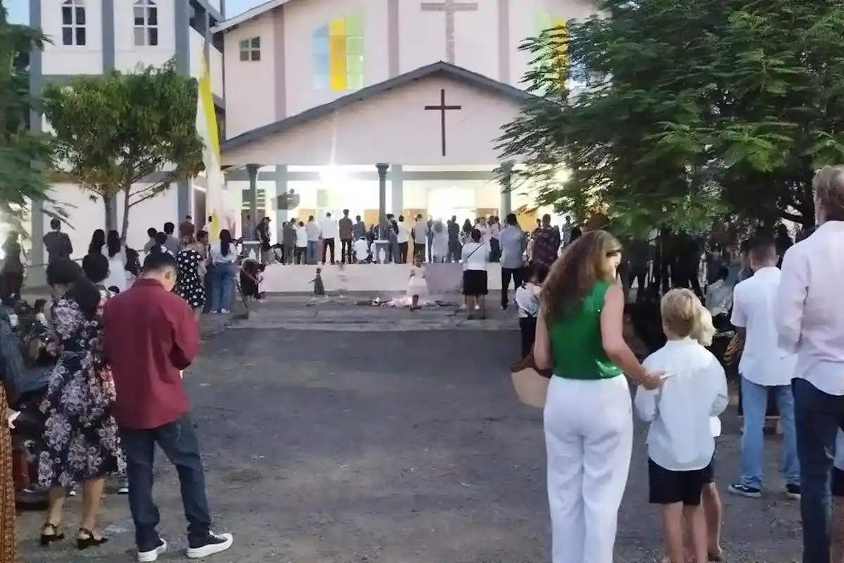 Inilah Momen Turis Mancanegara Rayakan Paskah Sambil Berlibur di Labuan Bajo, Manggarai Barat NTT