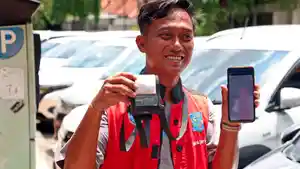 rompi-Jukir-Surabaya-menuju-digital.jpg