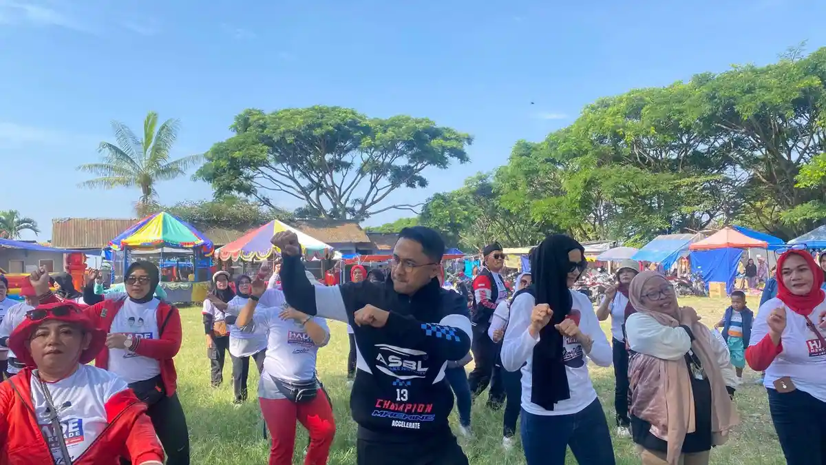 Senam Emak-emak Makin Semangat Kala Hengky Kurniawan dan Sonya Fatmala Mendadak Ikut Goyang