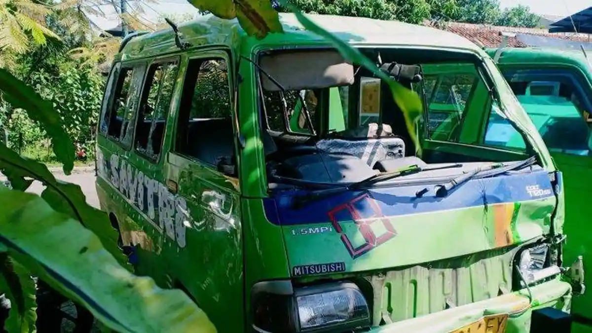 Viral Angkot Tabrak Beberapa Pemotor hingga Tewaskan 1 Orang, Sopir Resmi Jadi Tersangka