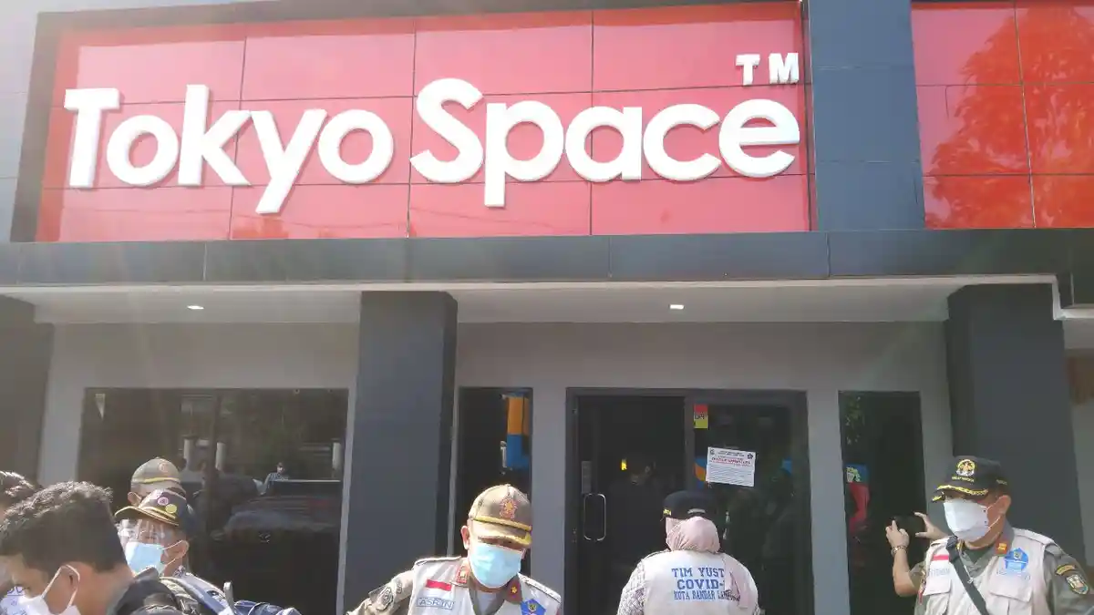 Langgar Jam Operasional PPKM Darurat di Bandar Lampung, Kafe Tokyo Space Disegel