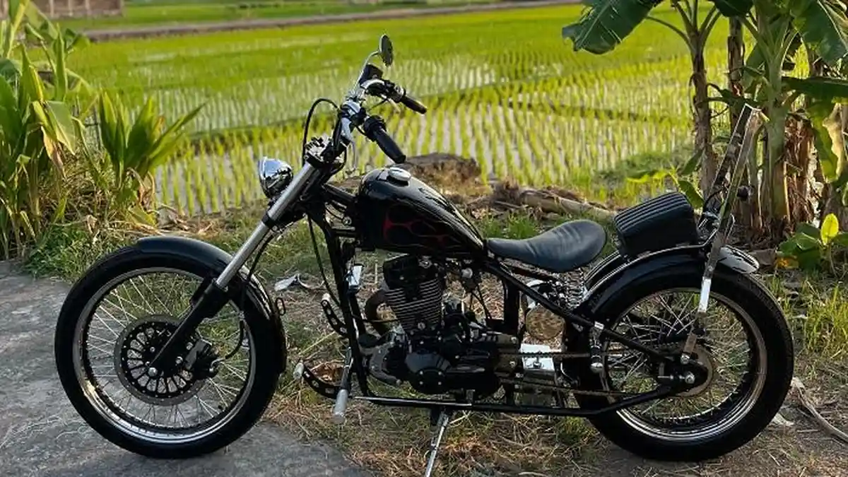 Cleveland Heist, Bobber Rigid Modern Dikustom Sentuhan Chopper 70-an