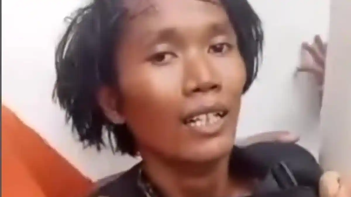 TAMPANG Pengamen Pukul Kepala Emak-Emak Pakai Papan hingga Bocor, Marah Gegara Dikasih Uang Sedikit