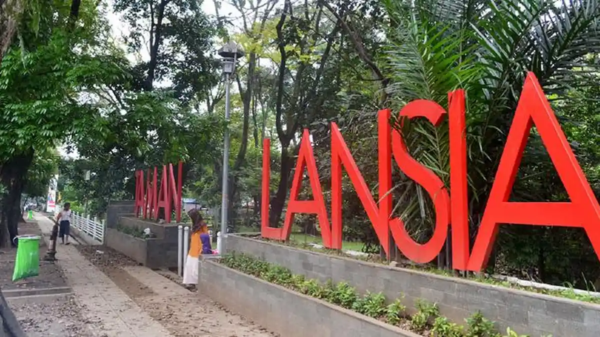 Olahraga yang Tepat untuk Lansia saat Berpuasa