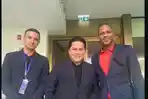 Beredar-luas-foto-ketua-umum-PSSI-Erick-Thohir-bersama-mantan-pemain-Barcelona-Patrick-Kluivert.jpg