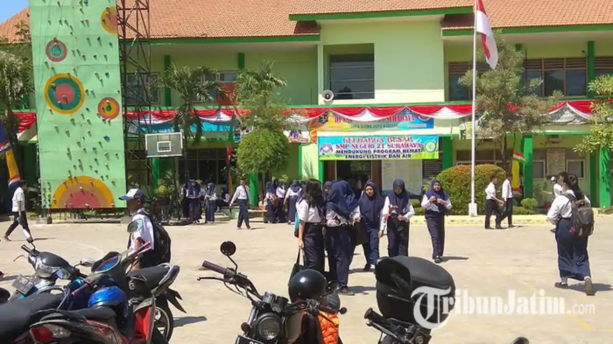 Kondisi SMPN 21 Surabaya Pasca Kebakaran, Akan Dibangun Gedung Baru hingga Dikunjungi Banyak Alumni