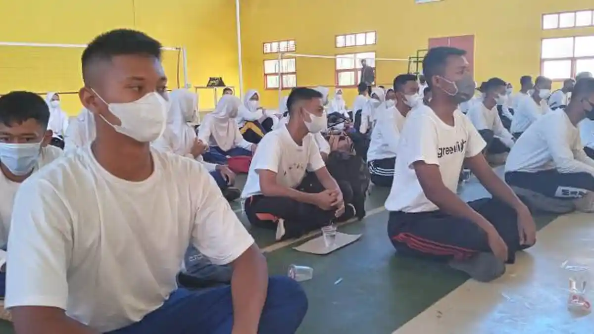 Siap Bertugas, 72 Calon Paskibraka Batang Menjalani Vaksinasi
