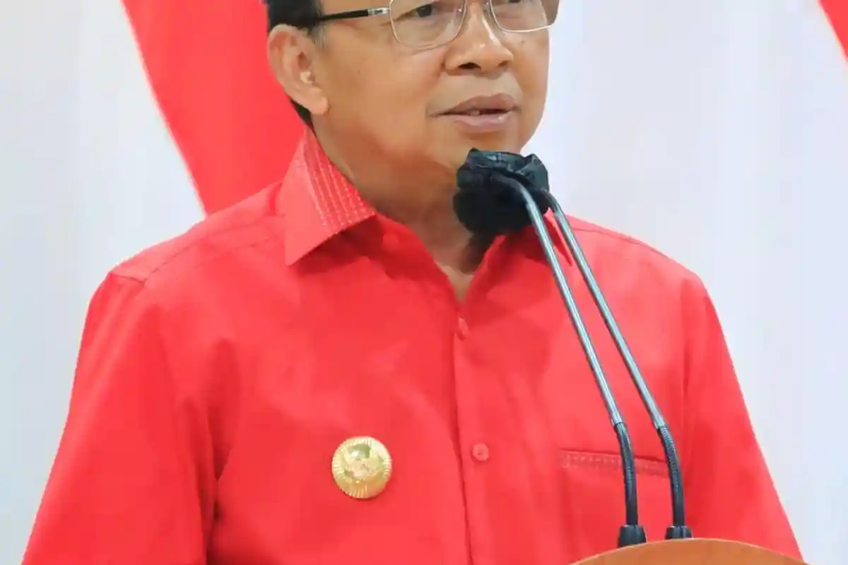 Bule Banyak Berulah di Bali, Gubernur Larang WNA Naik Motor: Harus Pakai Mobil Travel