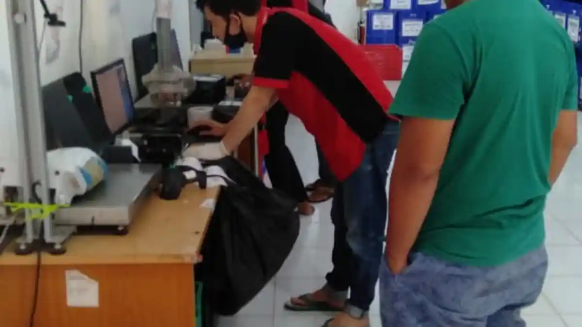 Dipotong Gaji Hingga Dirumahkan, Nasib Kurir Barang di Batam Bertahan Melawan Pandemi Covid-19