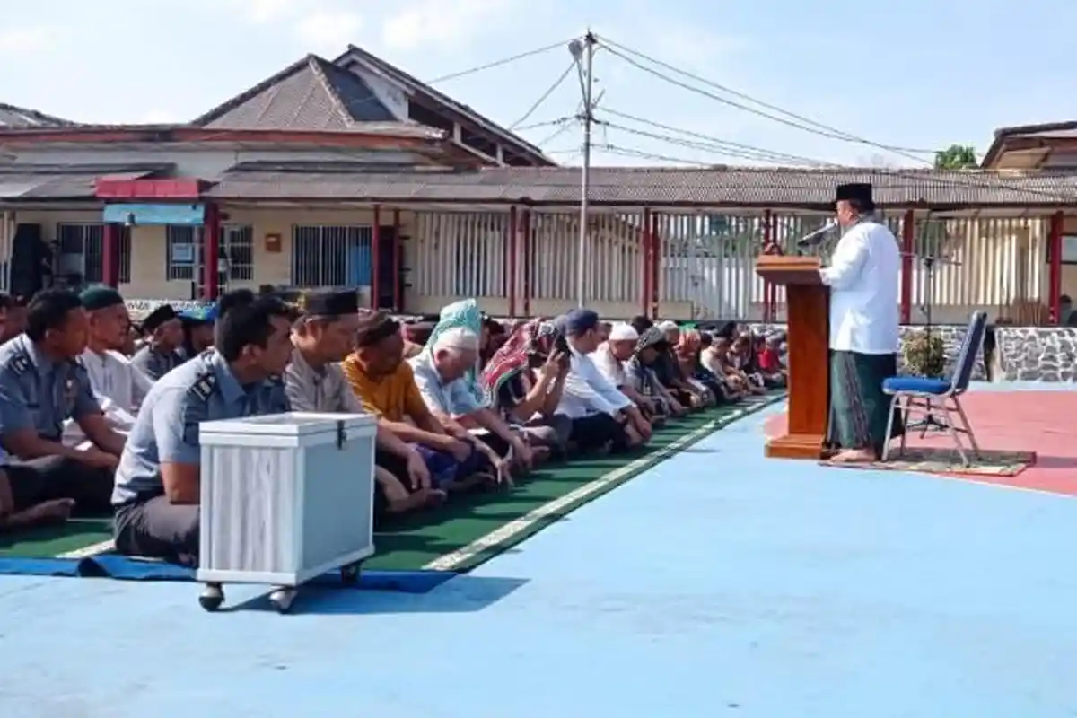 Petugas dan Ratusan WBP Lapas Pangkalpinang Ikut Salat Meminta Hujan