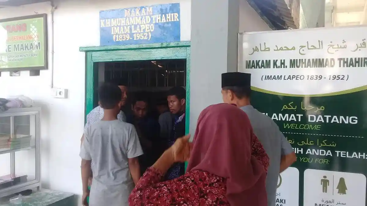 H+3 Lebaran, Makam Imam Lapeo Masih di Padati Peziarah