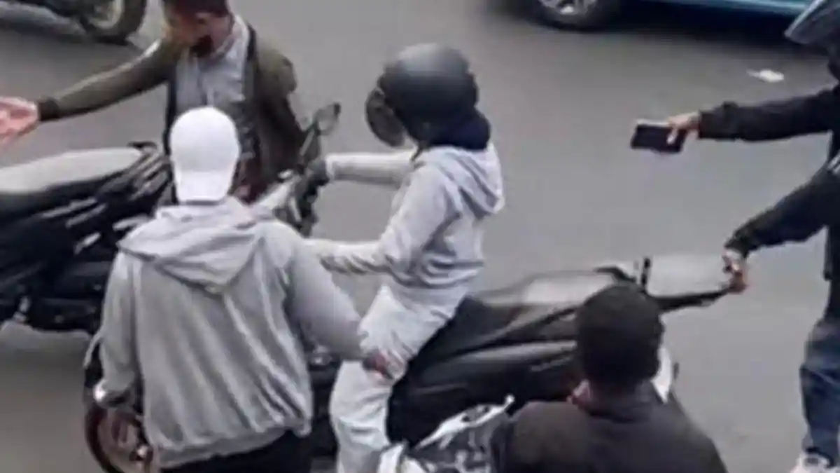 NASIB Debt Collector 'Mata Elang' Berhentikan Pengendara Wanita di Tengah Jalan, Kini Diburu Polisi