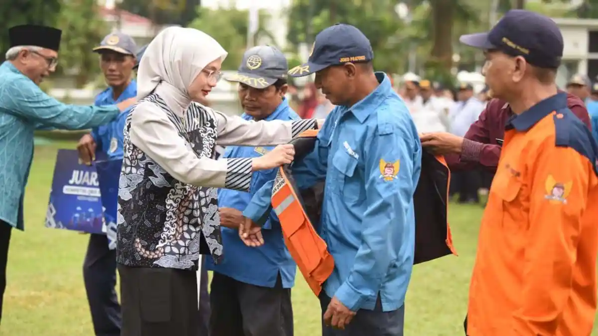 Kota Kediri Resmi Terapkan Parkir Digital, Kini Cukup Scan Barcode di Rompi Juru Parkir