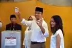 Anies Gunakan Hak Pilihnya di TPS 28 Cilandak