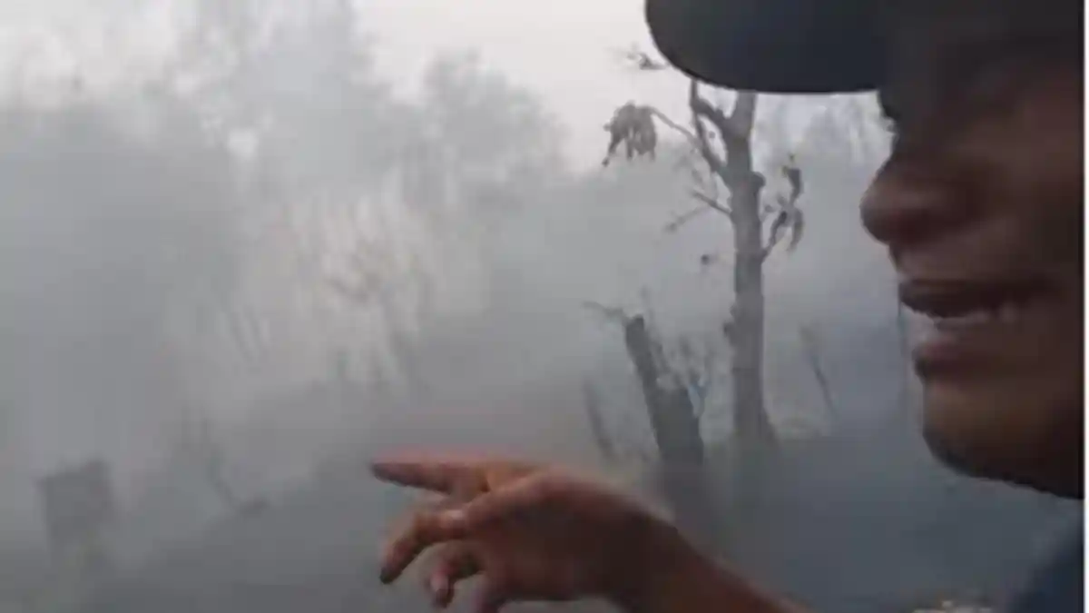 Tangis Warga Pemajatan Gambut Kalsel Saat Rumah Dikepung Karhutla ...