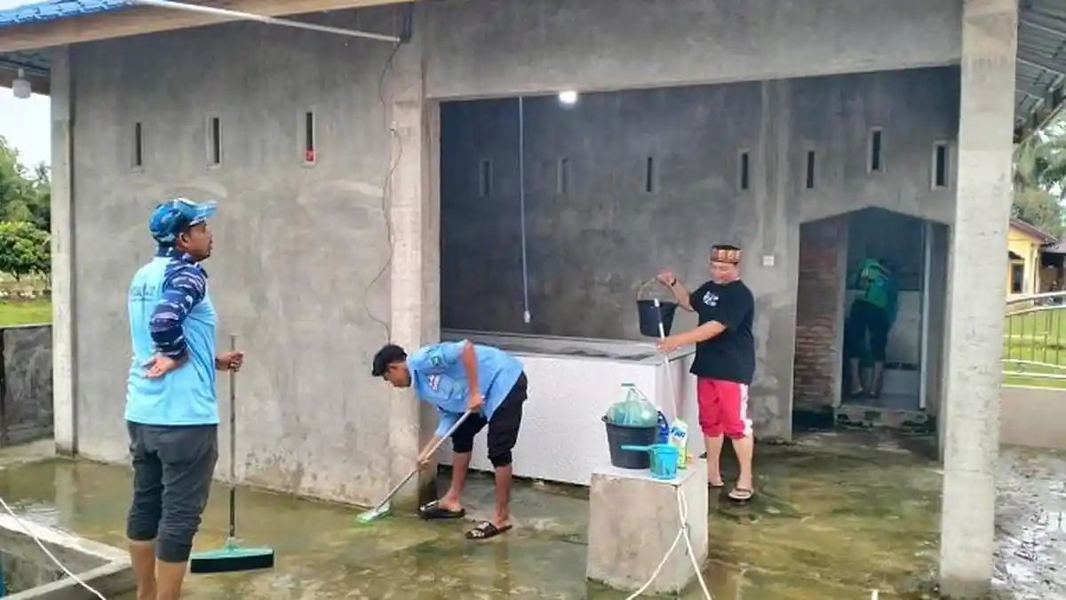 BKPRMI Aceh Timur Gencarkan Gerakan Bersih Masjid Sambut PON XXI 2024
