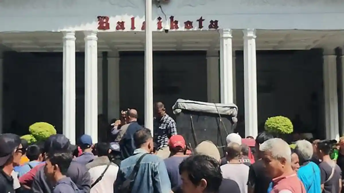 Balai Kota Bogor Didemo Sopir Angkot, Pemkot Langsung Buka Suara, Kebijakan Ini yang Dilakukan