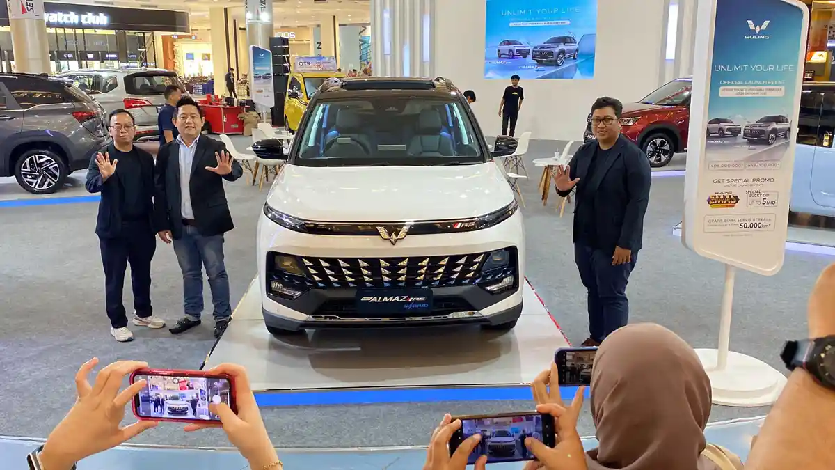 Wuling Launching New Almaz RS di Makassar, Harga OTR Rp408 Juta