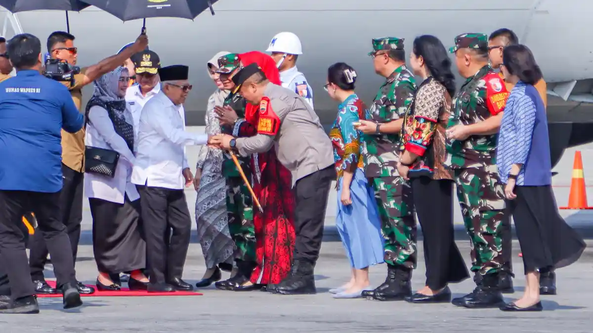 Kapolda Sumut Bersama Pangdam Sambut Kunjungan Kerja Wapres Ma'ruf Amin