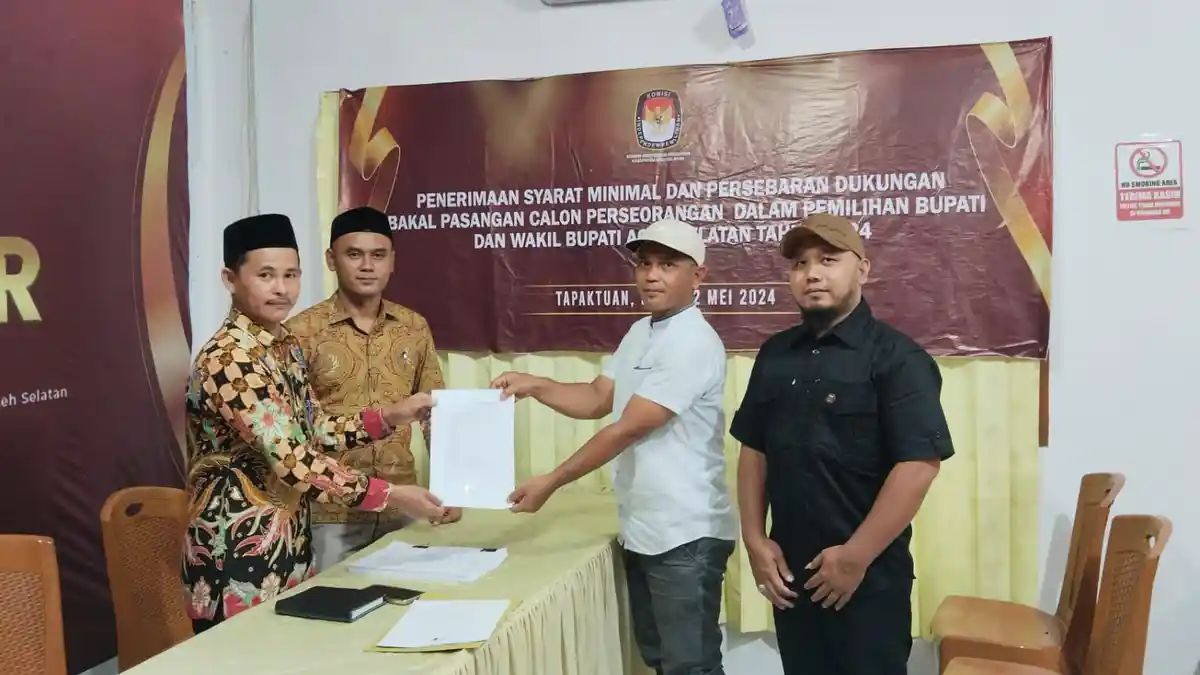 Hendriyono-Indra Giwang Anhar Mendaftar Jalur Perseorangan di KIP Aceh Selatan