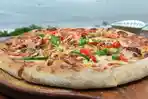 Kuliner di Pangandaran: Makan Pizza dan Kopi Rempah dari  Rooftop dengan Pemandangan Pantai